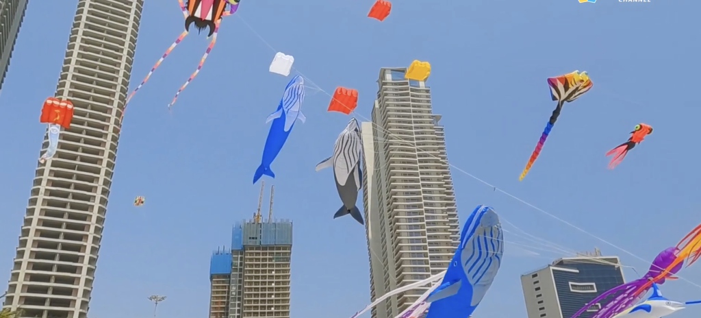 Lễ hội thả diều ở Đà Nẵng với các sắc màu rực rỡ và đủ thể loại diều