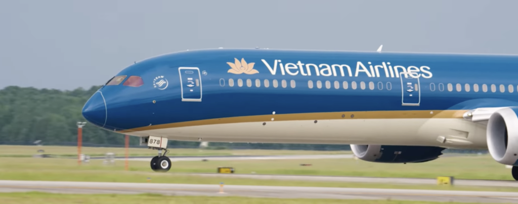 Chi phí du lịch Đà Nẵng khi di chuyển bằng máy bay Vietnam airline